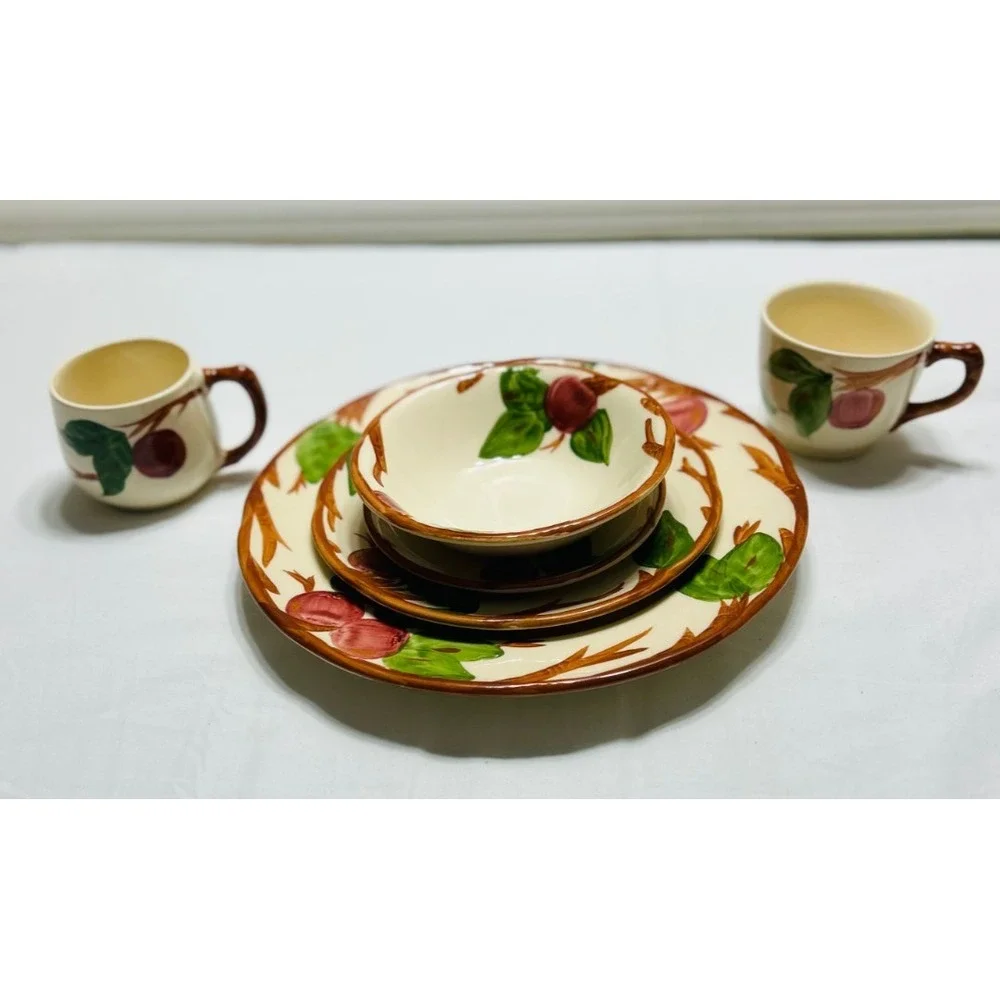 Vintage Franciscan Apple 6pc Dinnerware Plates Coffee & Tea Cups England